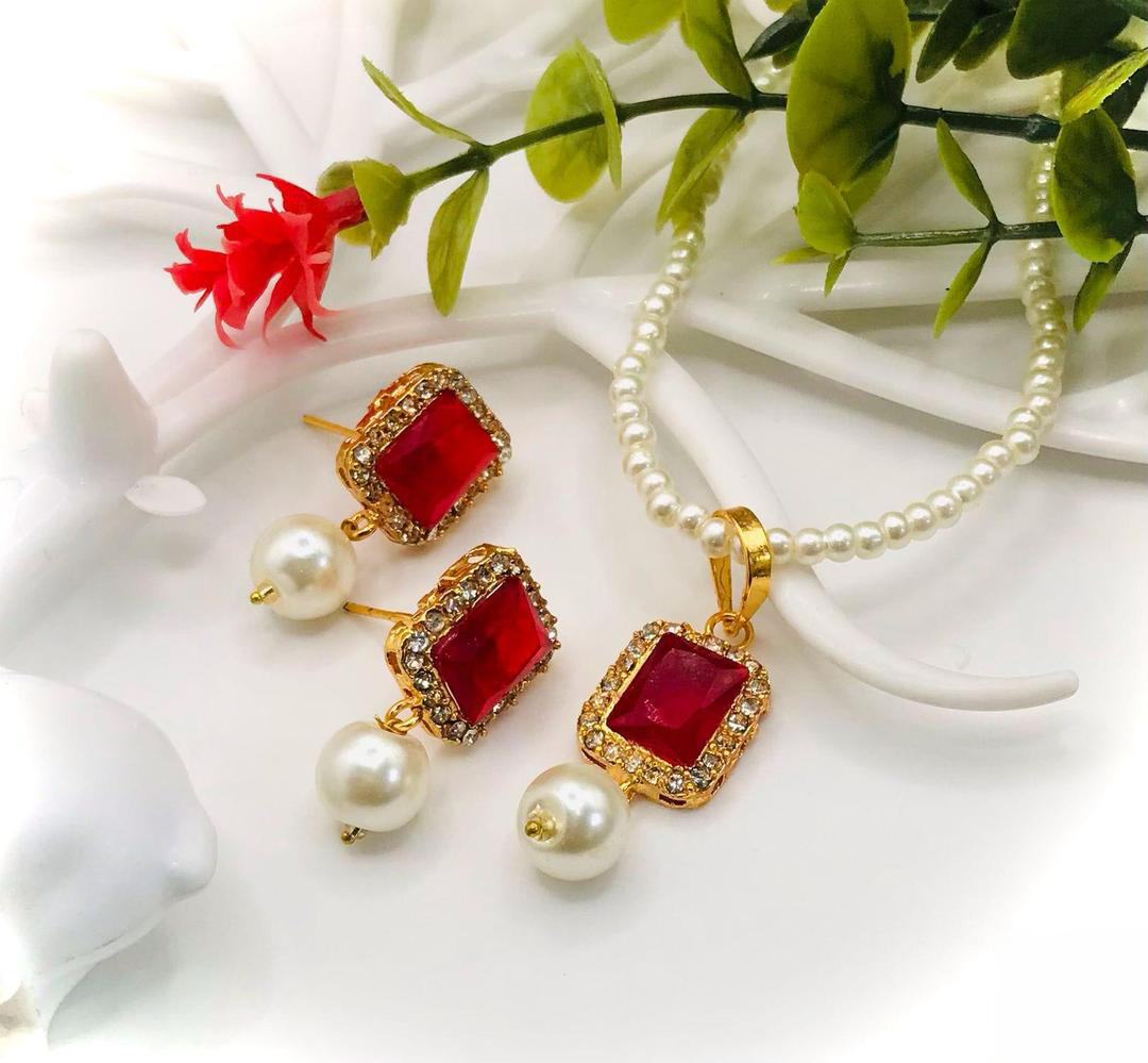 Stunning Gold Plated Kundan Bridal Mala Set - Image 2