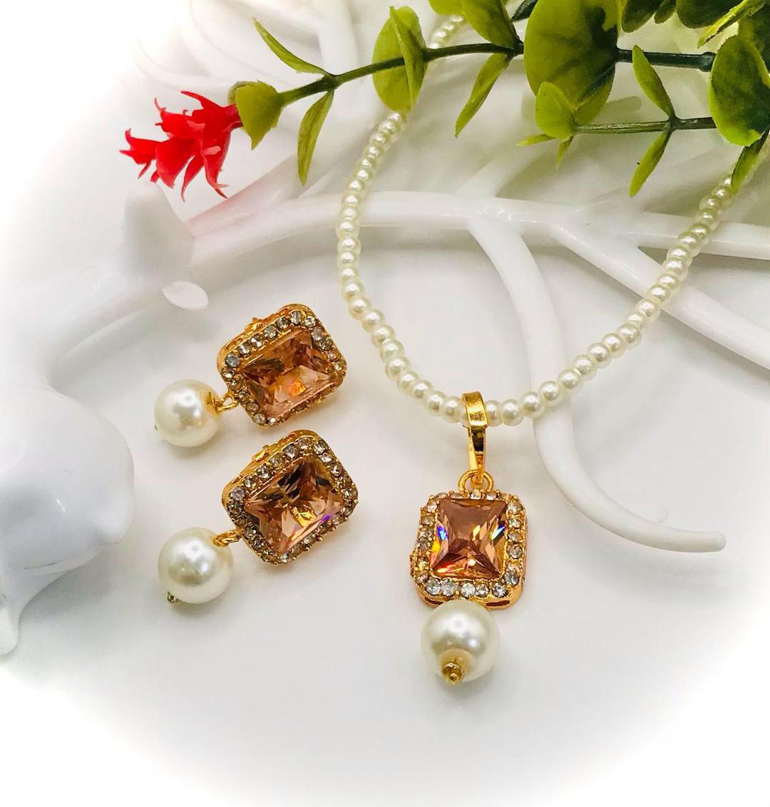 Stunning Gold Plated Kundan Bridal Mala Set - Image 3