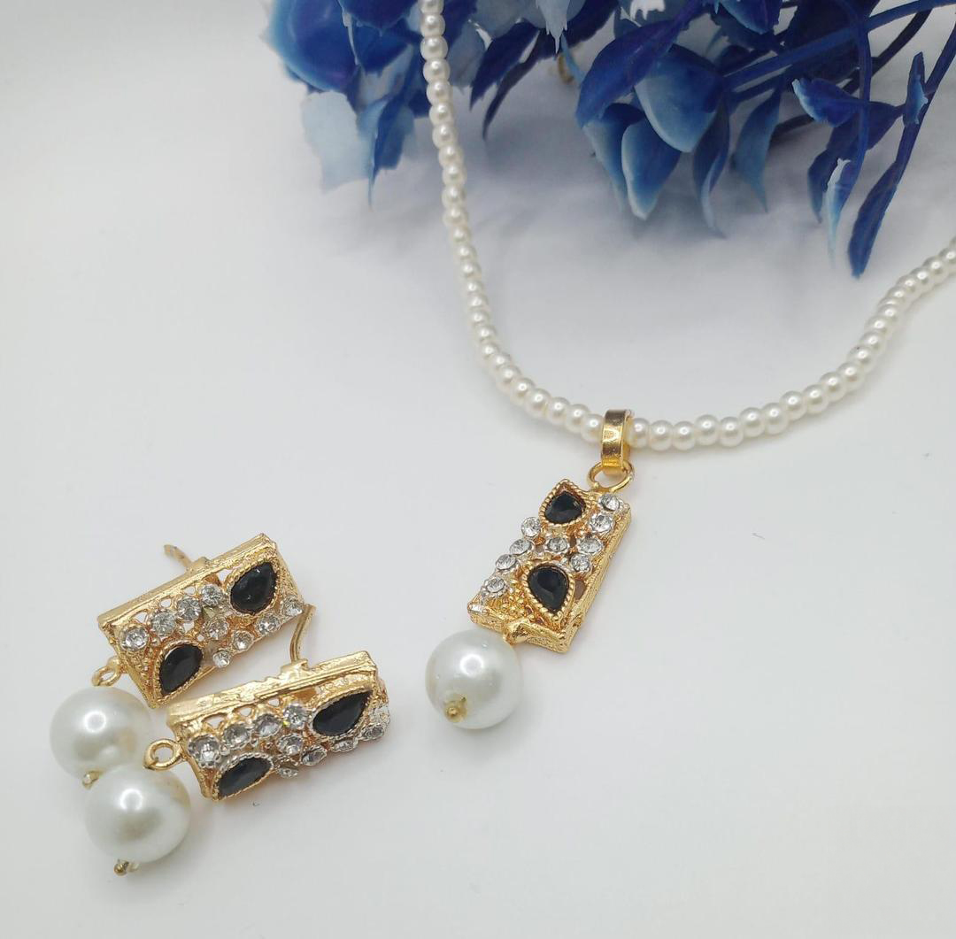 Egyptian Design Gold Plated Kundan Necklace Set