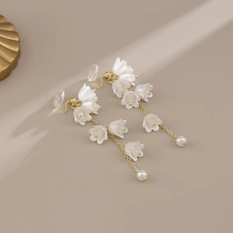 Hanging Flower Korean Earrings - Image 3